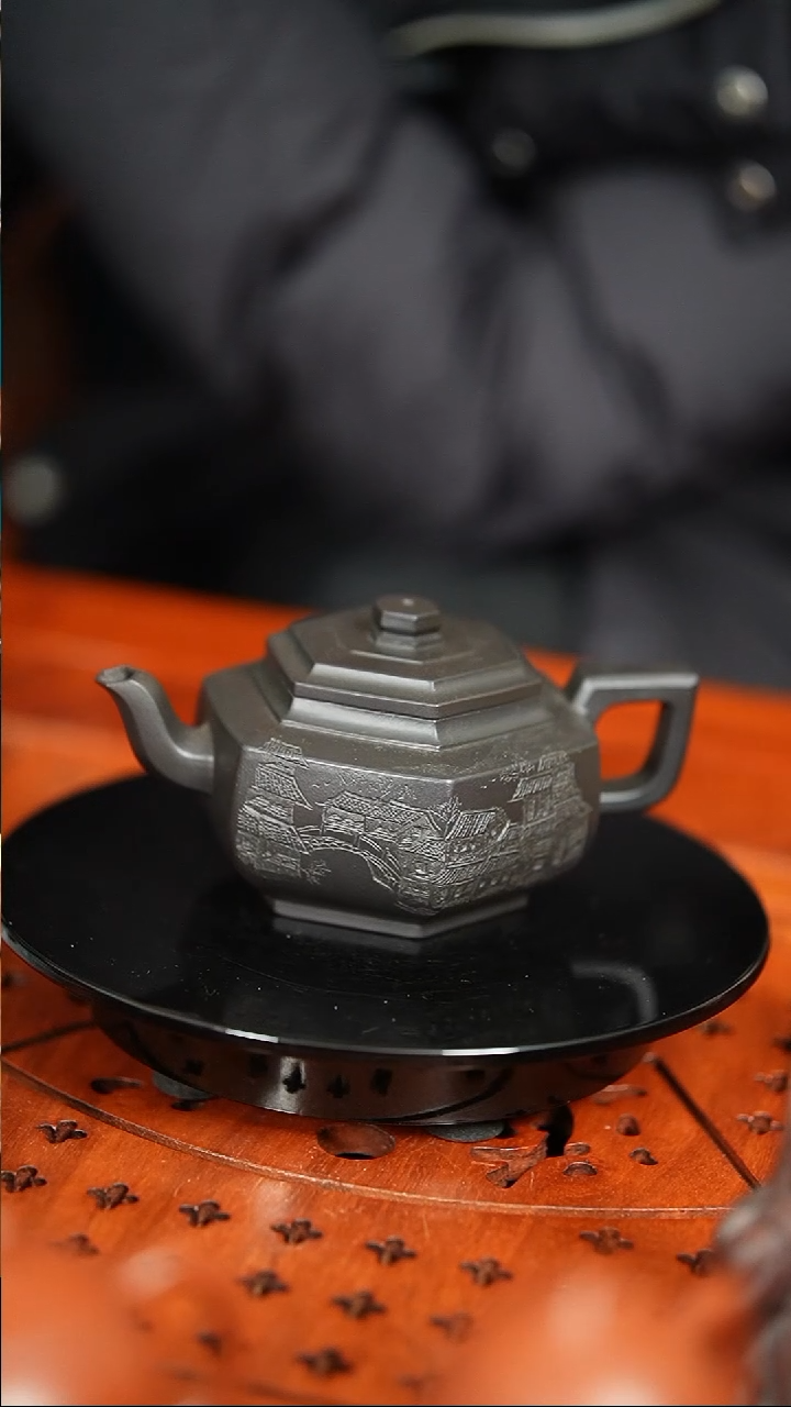 【闪购商品】紫砂茶宠唔灰纯手工刻绘六方雪华280cc