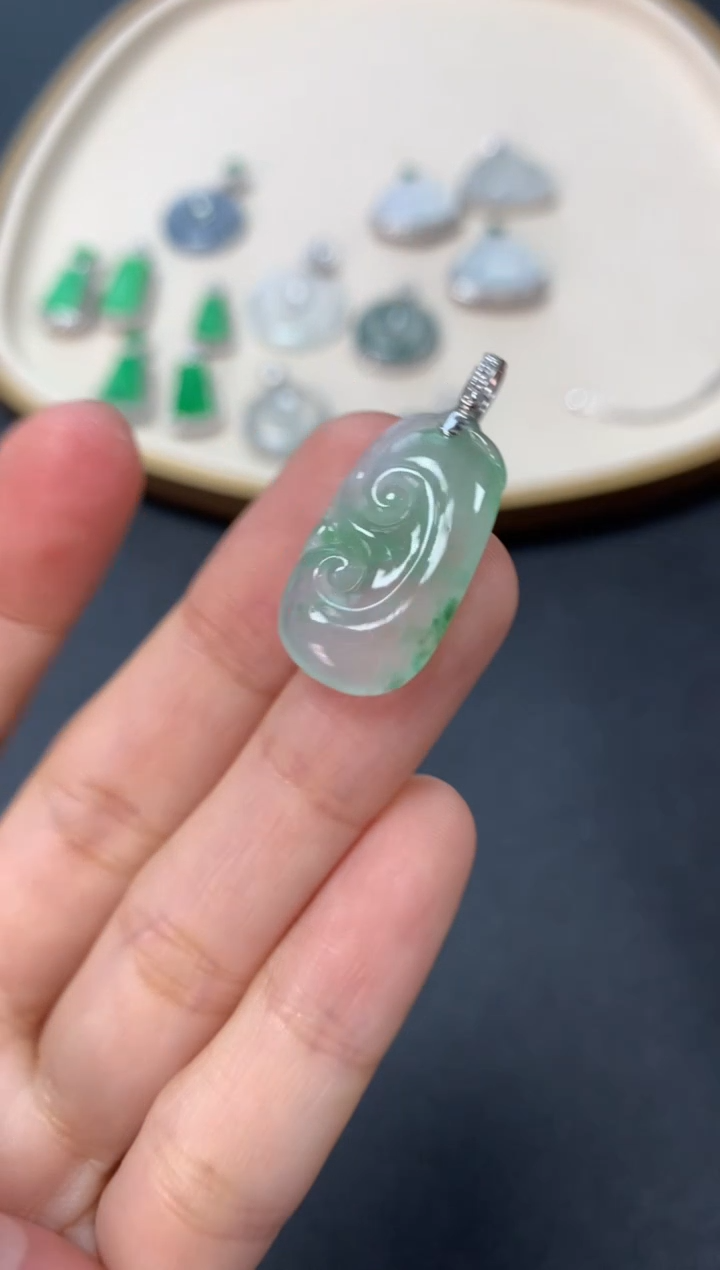 【闪购商品】翡翠吊坠(不含链)18K金镶嵌1980