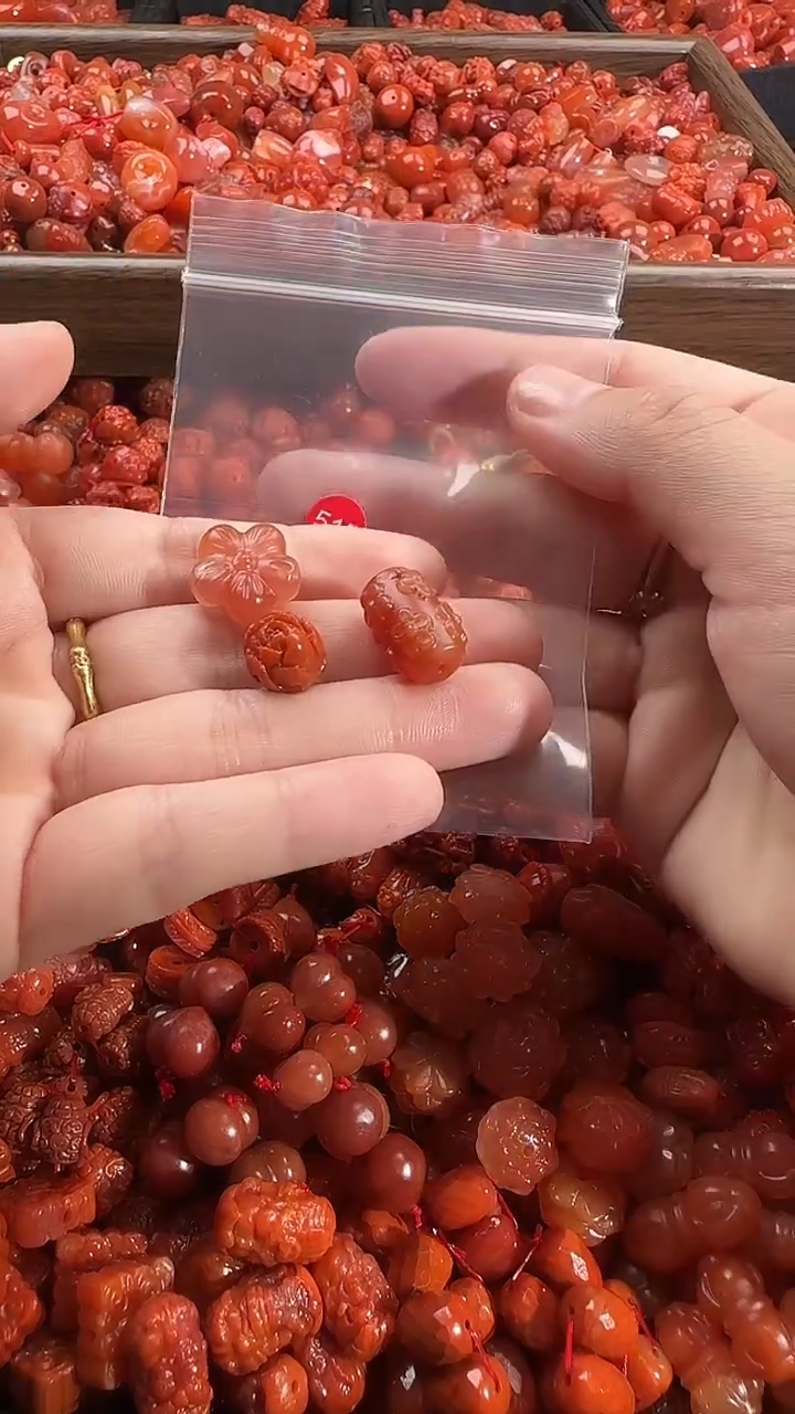 颈饰未镶嵌南红玛瑙1