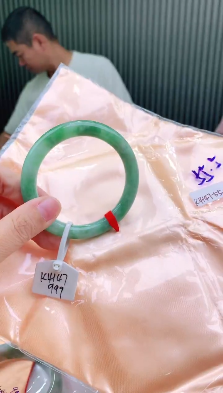 未镶嵌手镯翡翠55+