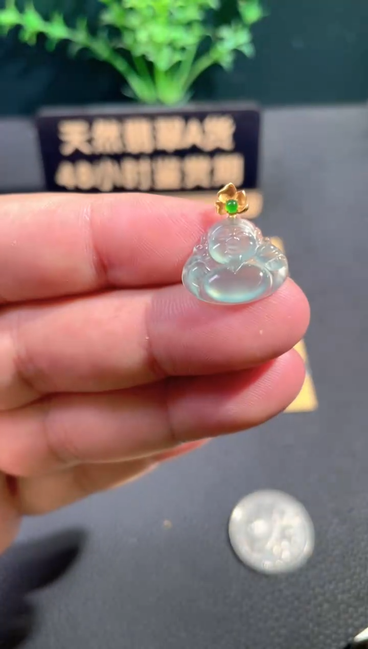 颈饰18K金镶嵌翡翠翡翠
