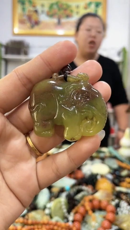 未镶嵌岫玉挂件 