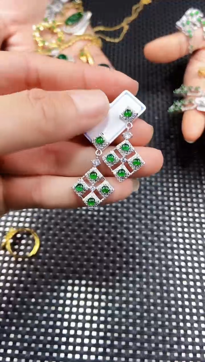 【闪购商品】翡翠耳饰未镶嵌111111111