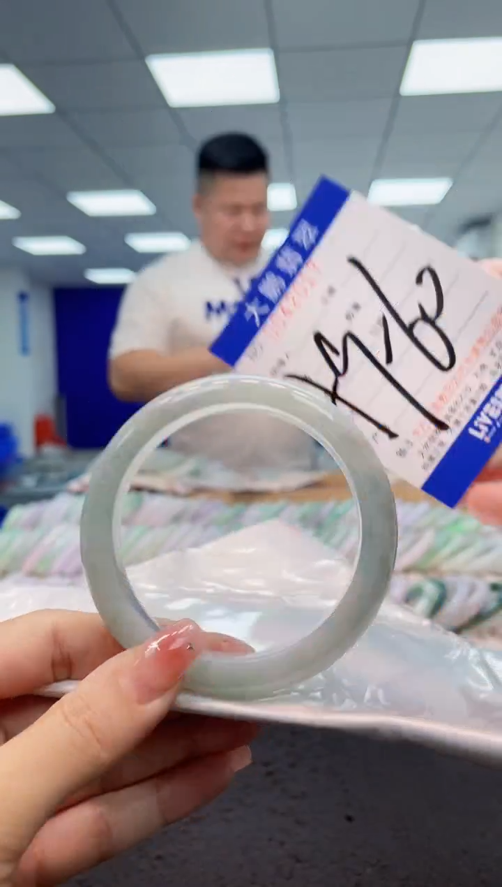 【闪购商品】翡翠手镯未镶嵌AAAAAAAAAA