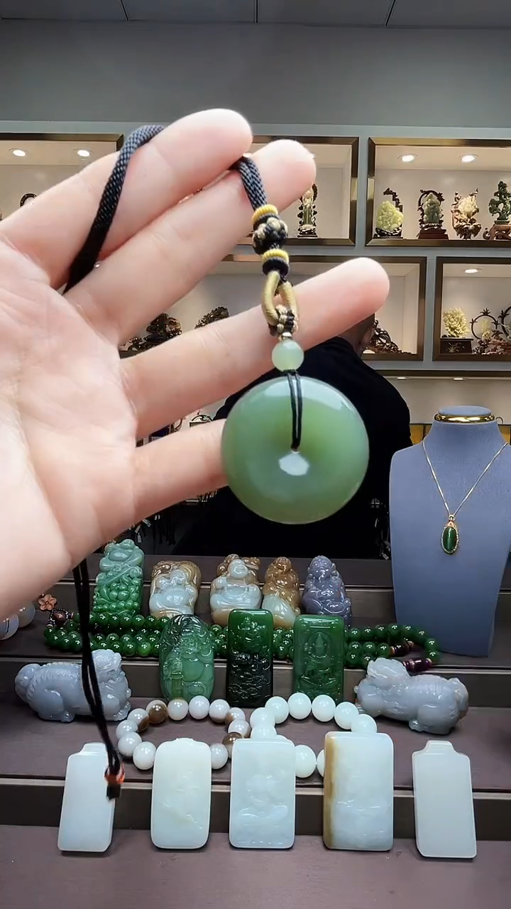 【闪购商品】和田玉颈饰未镶嵌苏