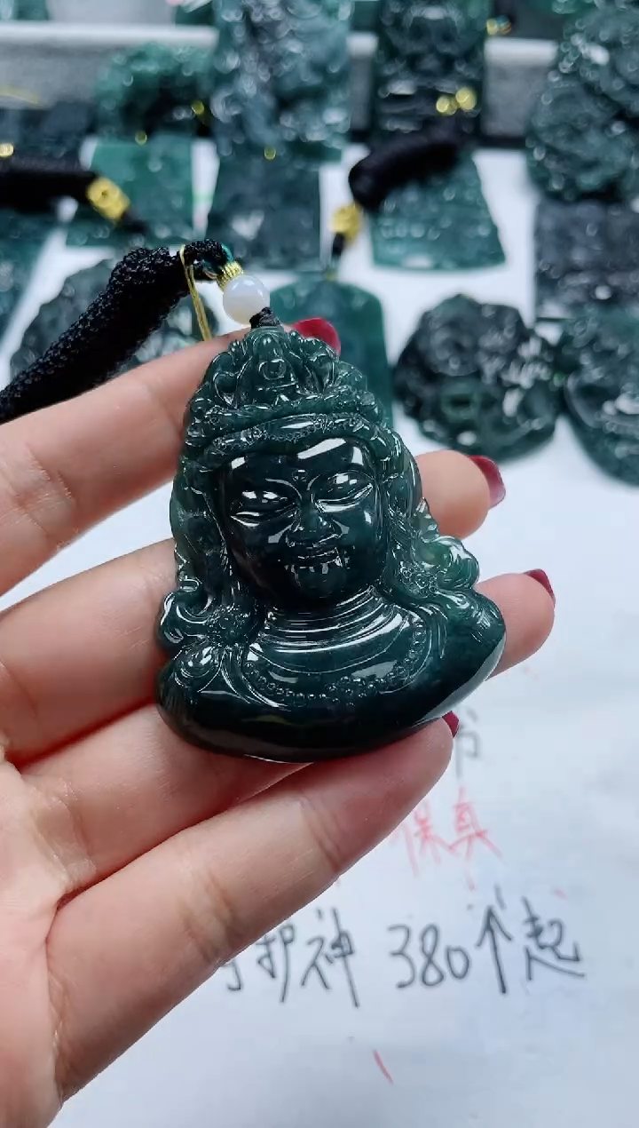 【闪购商品】翡翠颈饰未镶嵌