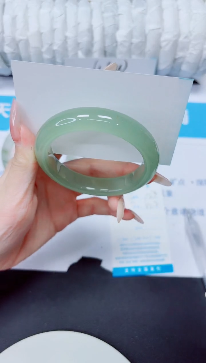 石英质玉手镯未镶嵌123/52.2AAA