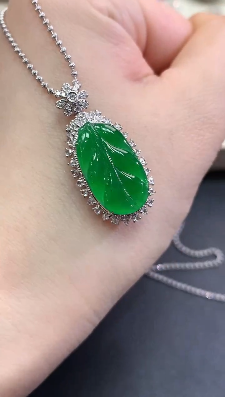 【闪购商品】翡翠颈饰18K金镶嵌C31    