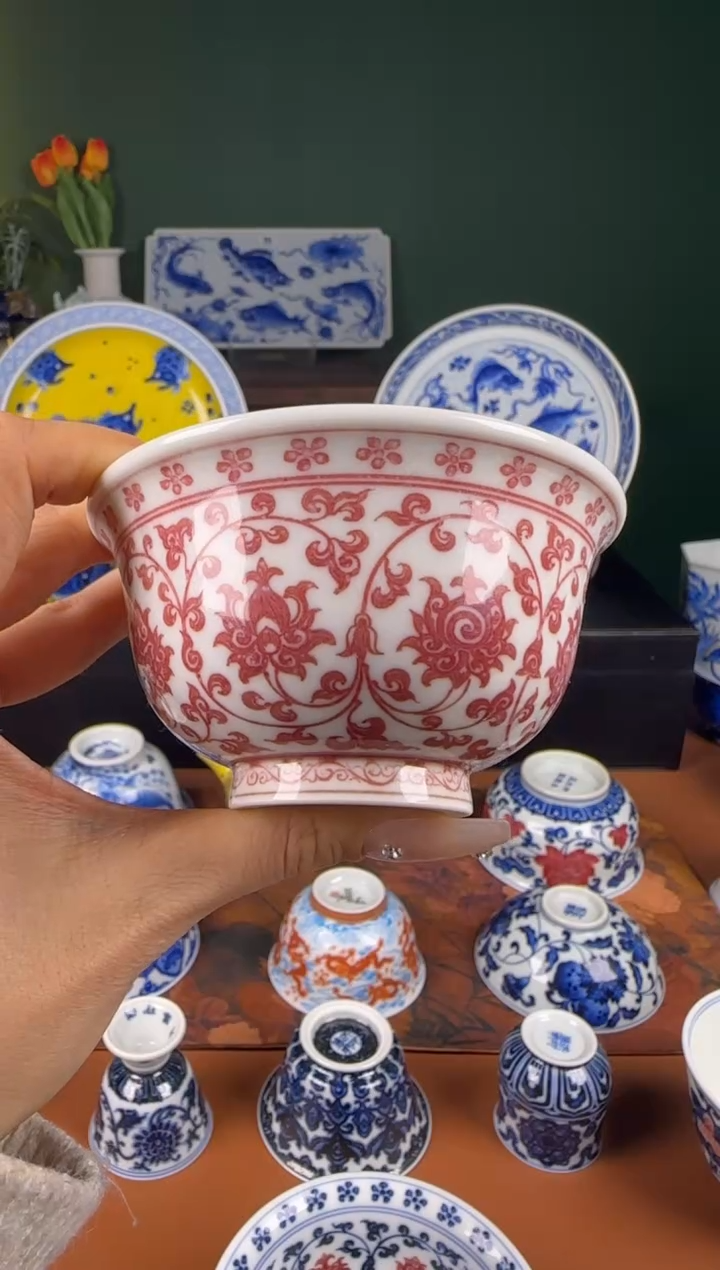 【闪购商品】杯勤义堂。全红 缠枝莲 压手杯 