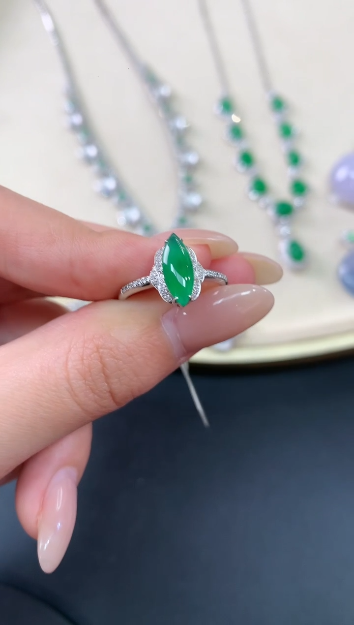 【闪购商品】翡翠戒指18K金镶嵌A625|3800