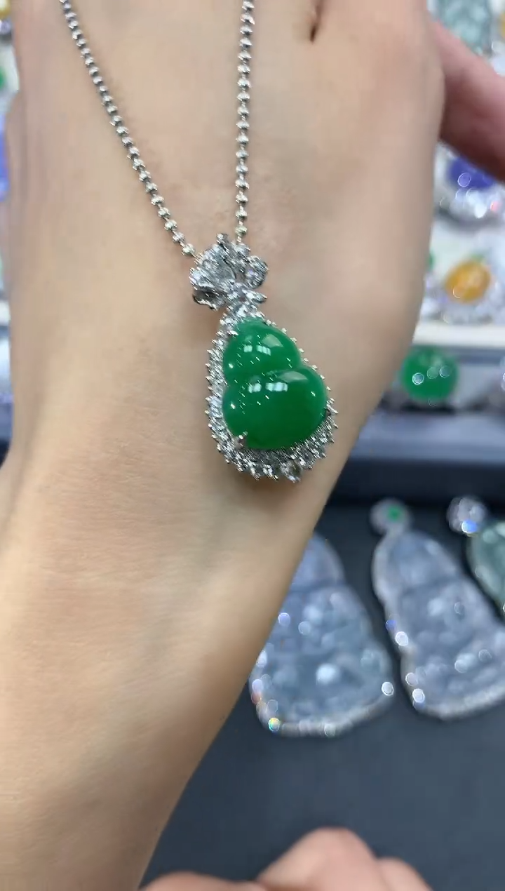 【闪购商品】翡翠吊坠(不含链)18K金镶嵌 w61