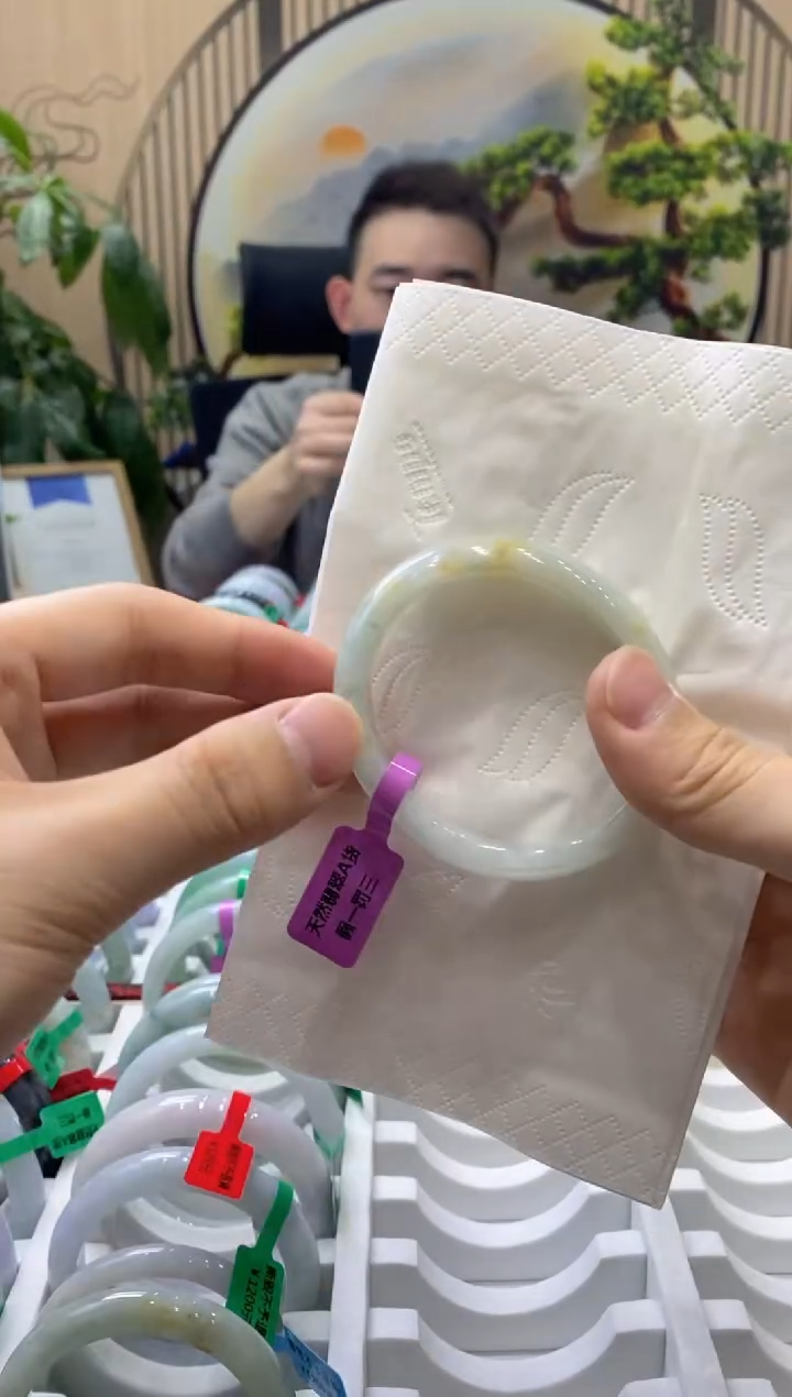 【闪购商品】翡翠手镯未镶嵌000013272