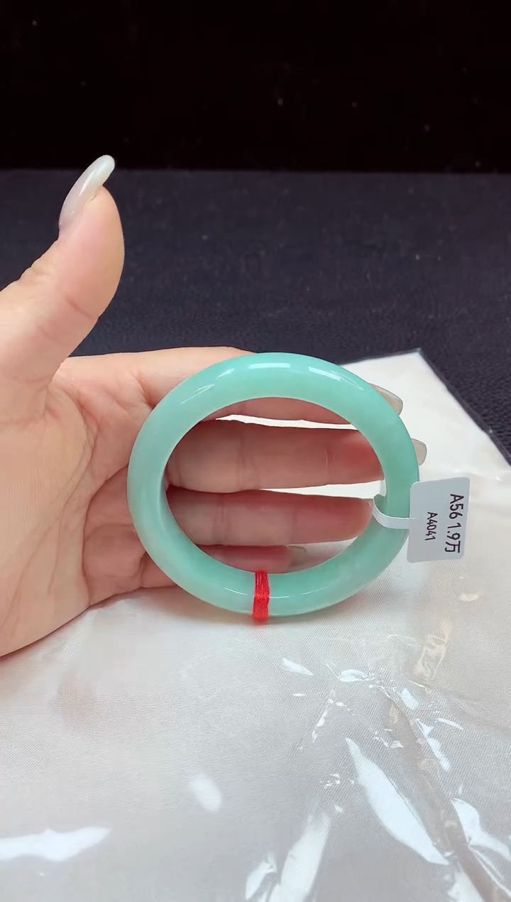 【闪购商品】翡翠手镯未镶嵌镯子56+