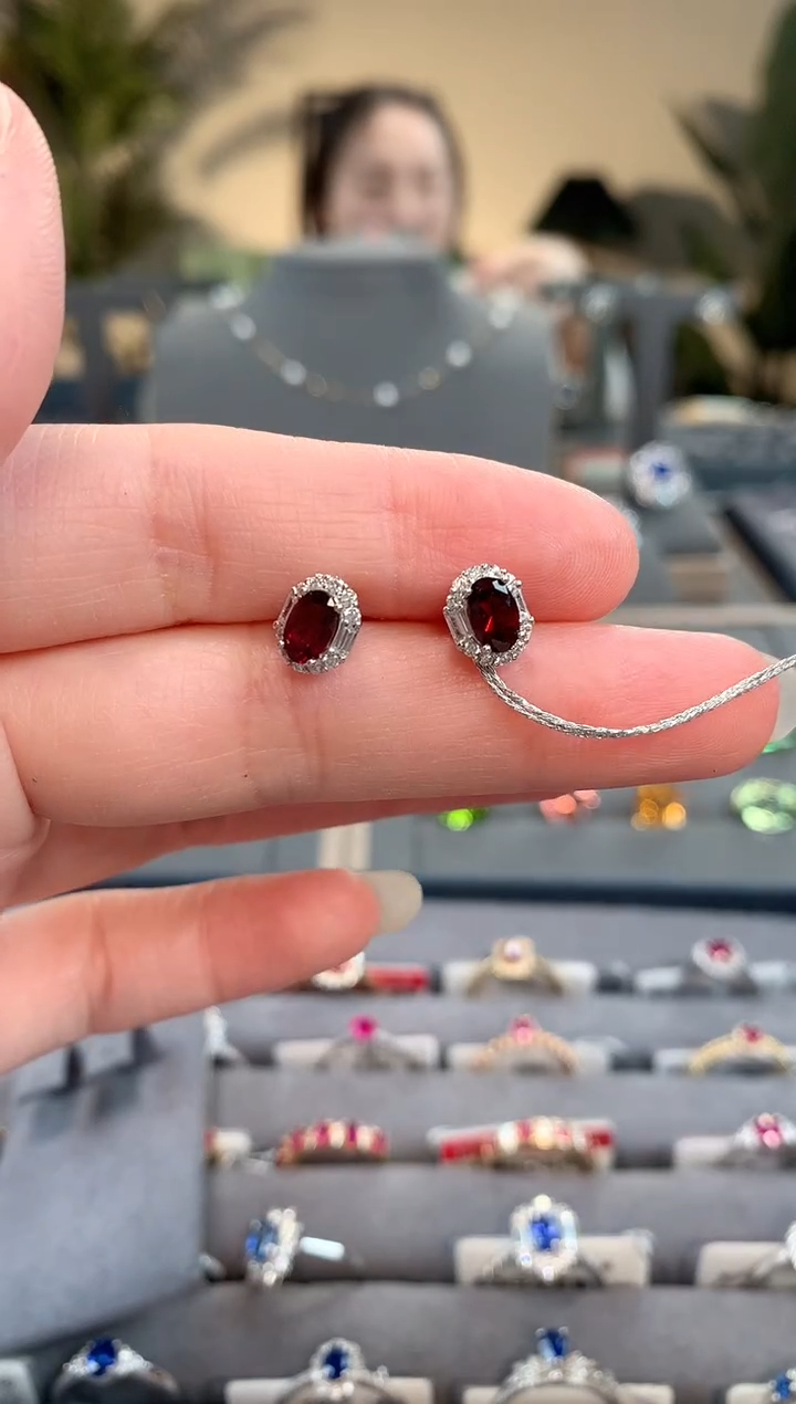 【闪购商品】石榴石耳饰银S925镶嵌石榴石