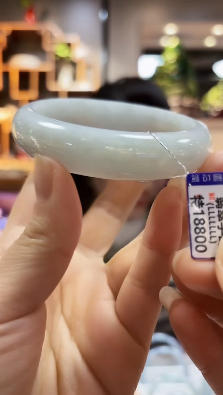 【闪购商品】翡翠颈饰未镶嵌62.2手镯