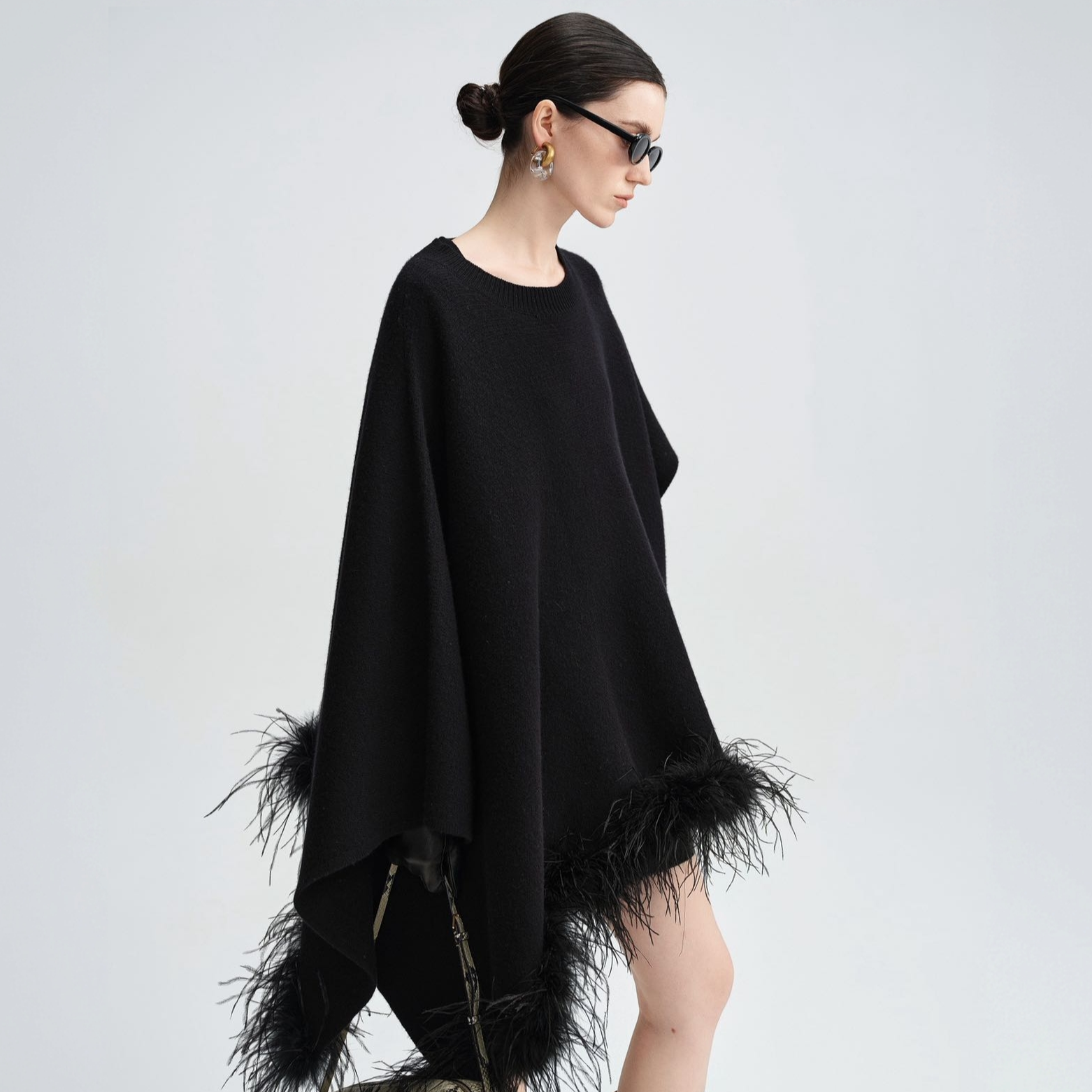 “南迦巴瓦”不规则下摆廓形针织斗篷13422