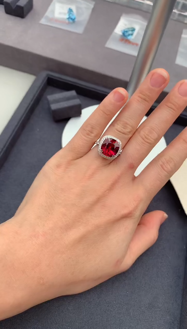 【闪购商品】碧玺戒指18K金镶嵌7.8ct卢比莱戒指