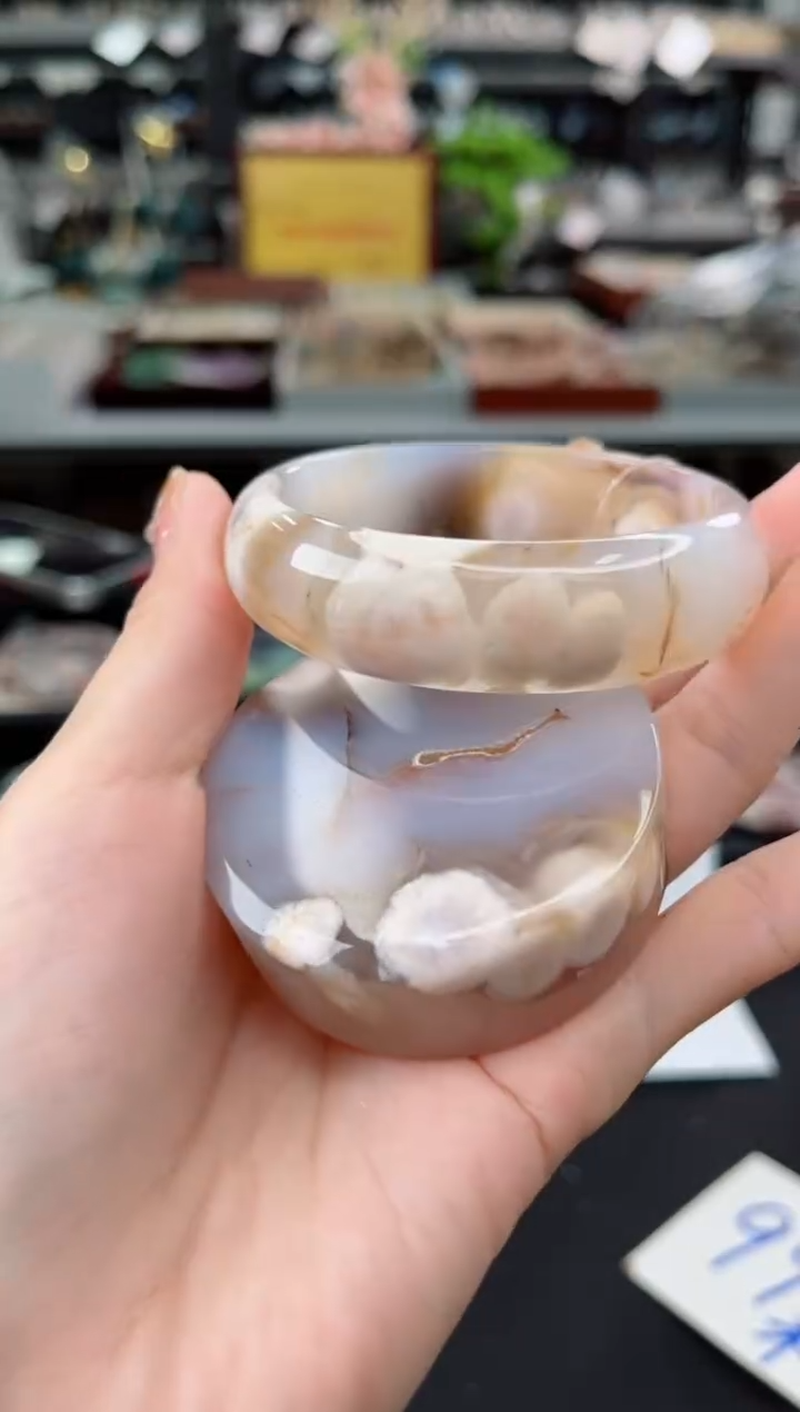 【闪购商品】石英质玉手镯未镶嵌56圈口（不退不换）1570065