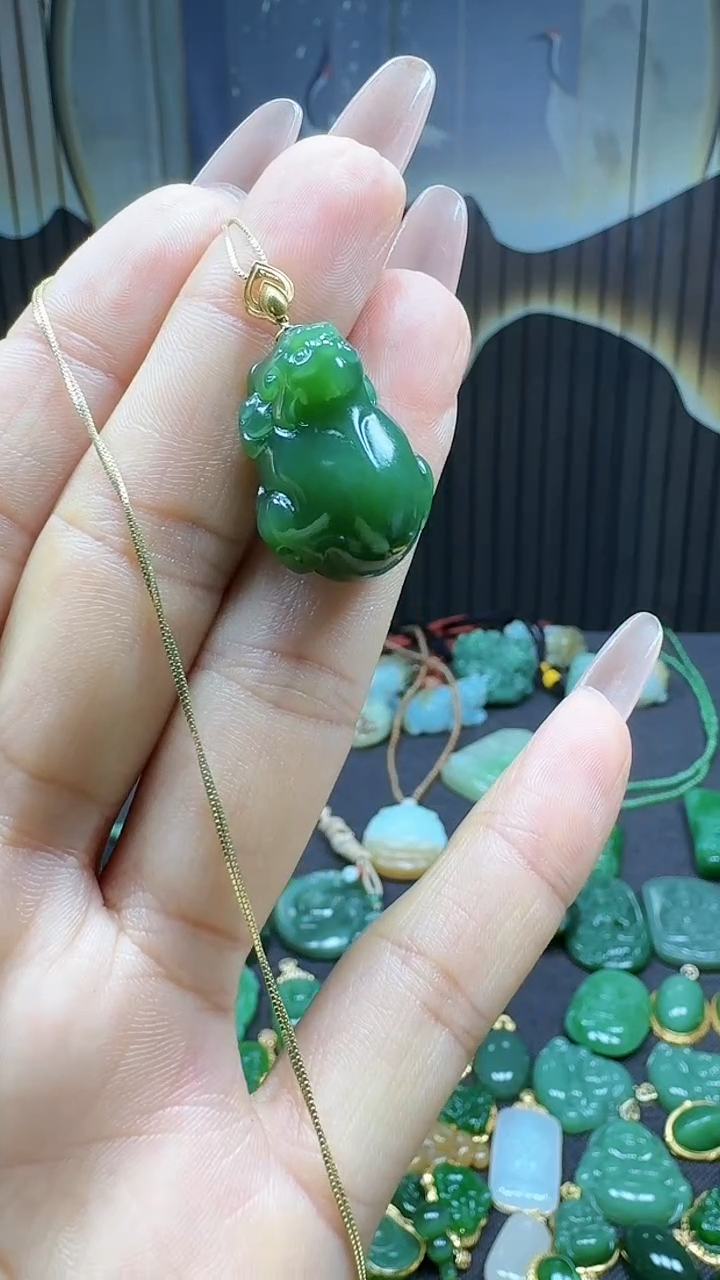 【闪购商品】和田玉挂件18K金镶嵌1