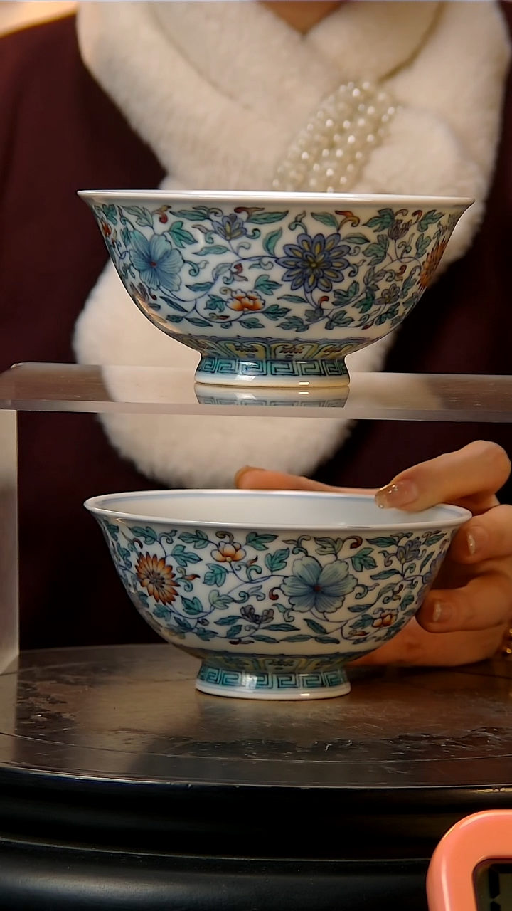 【闪购商品】金斗彩缠枝连碗一对