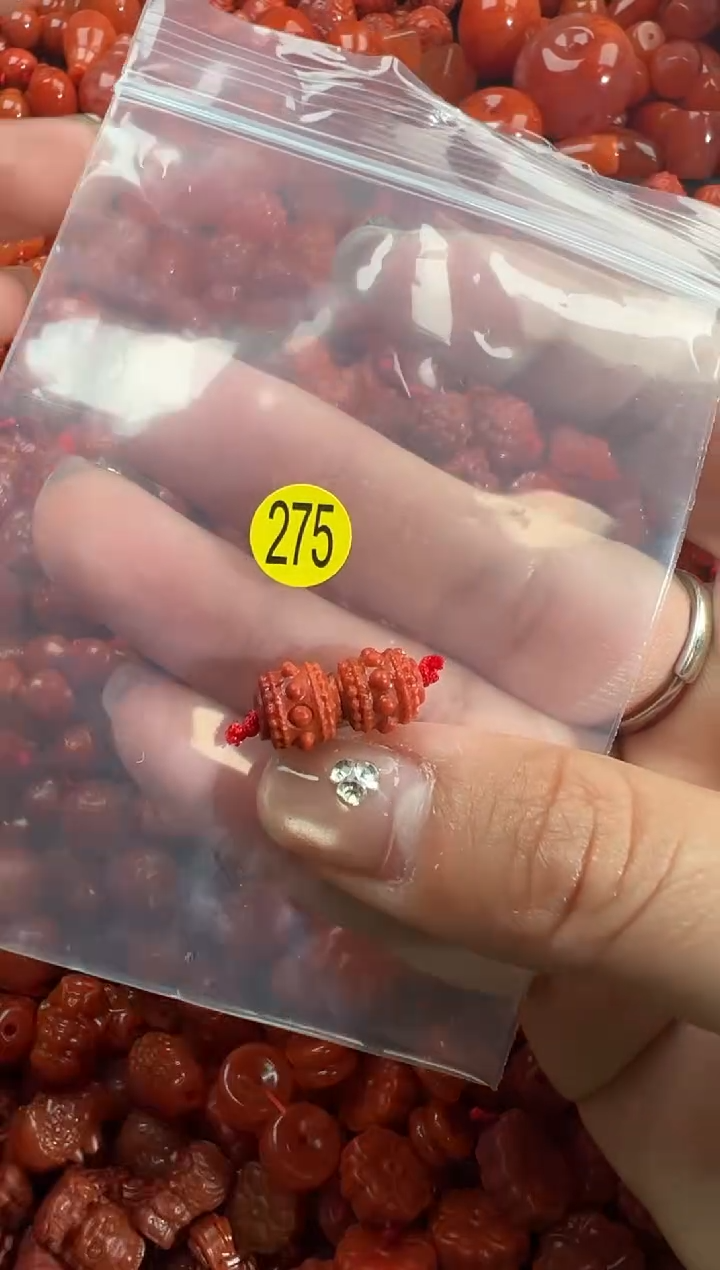 南红玛瑙未镶嵌颈饰1