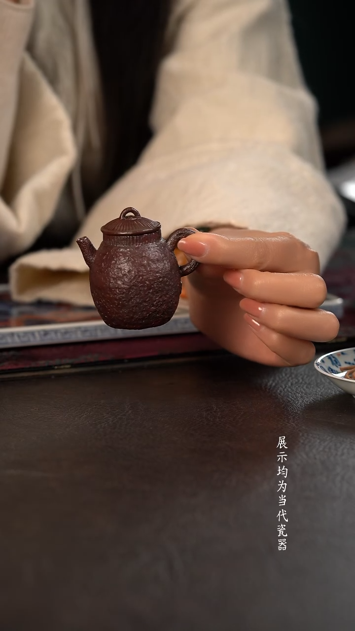 70c伟壶柴烧小泡壶 紫莲心