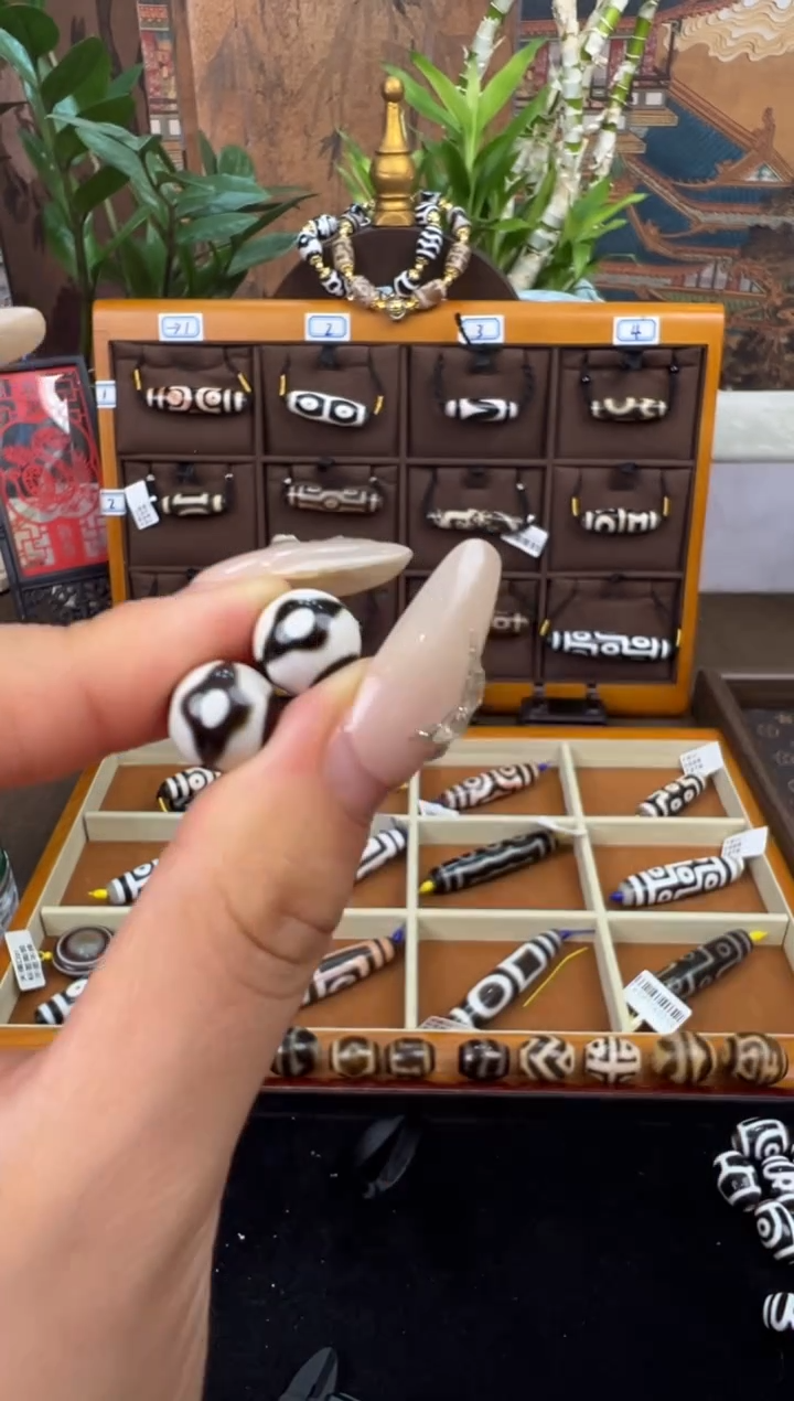 合金颈饰玛瑙/玉髓（覆膜）4.(微瑕)