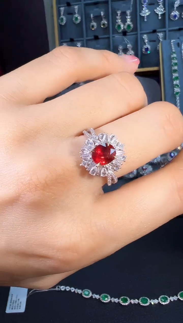 【闪购商品】红宝石戒指18K金镶嵌戒指