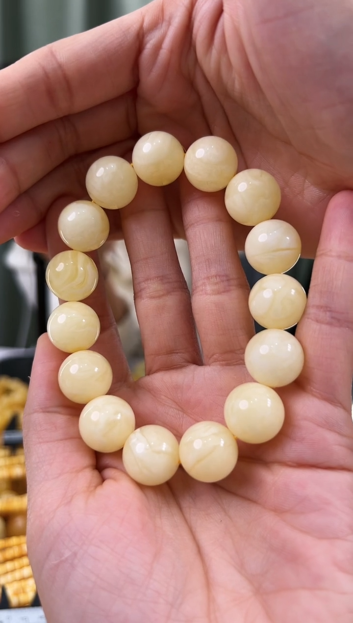 【闪购商品】琥珀手链未镶嵌蜜蜡手串多样性发其中一件