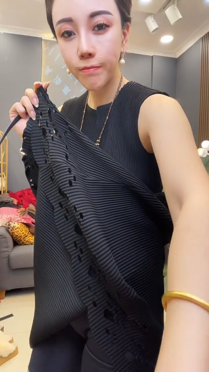 聚酯纤维（涤纶）黑色 单裙