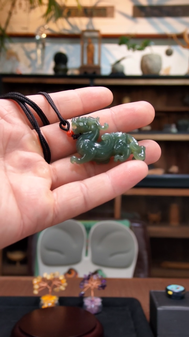 未镶嵌吊坠定制和田玉和田玉麒麟吊坠QC（竞）