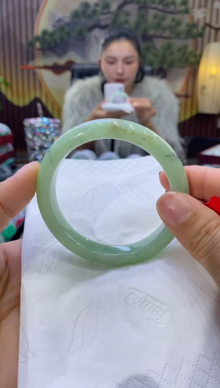 【闪购商品】翡翠手镯未镶嵌多人004522