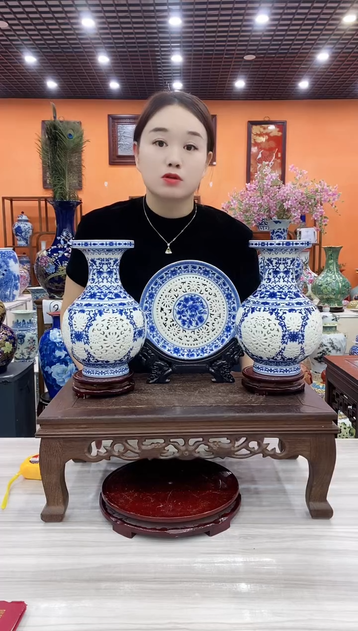 摆件青花玲珑镂空三件套+旋转底座