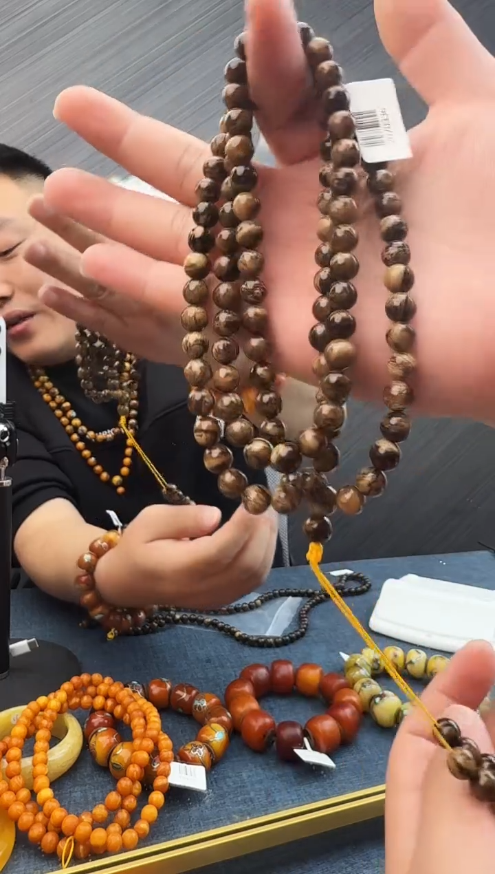 蜜蜡未镶嵌珠宝奇石假一罚十35 ，8多样性发其一