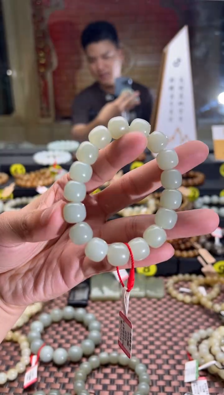 手串未镶嵌和田玉且末料青白玉老型珠手串卡11*12