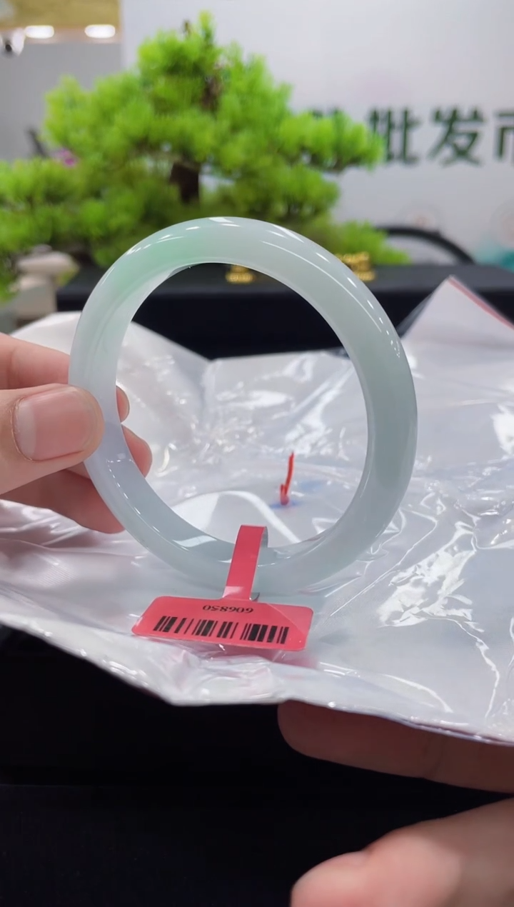 【闪购商品】翡翠手镯未镶嵌手镯