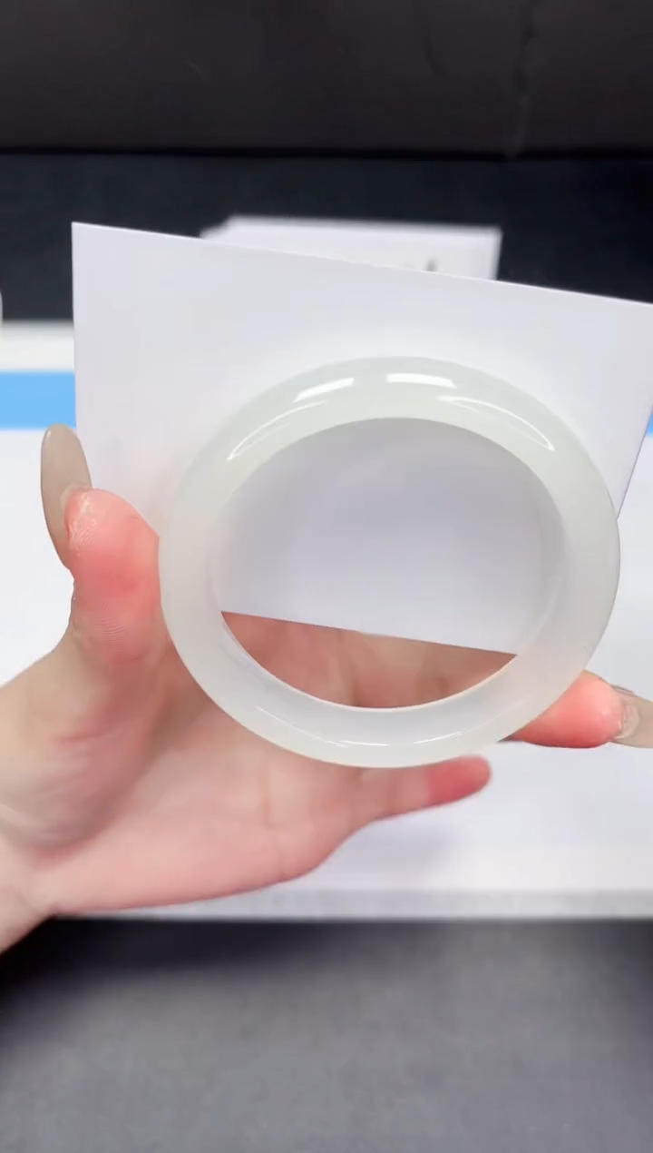 【闪购商品】石英质玉手镯未镶嵌204-58.4