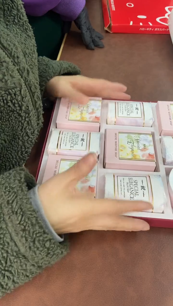 瓷片大****姐555养器轩欢迎您