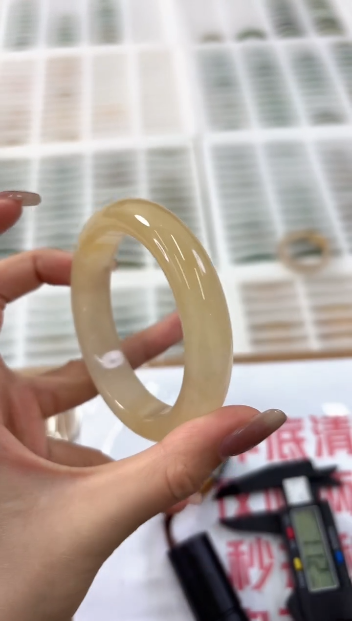 未镶嵌手镯石英质玉76-57HU