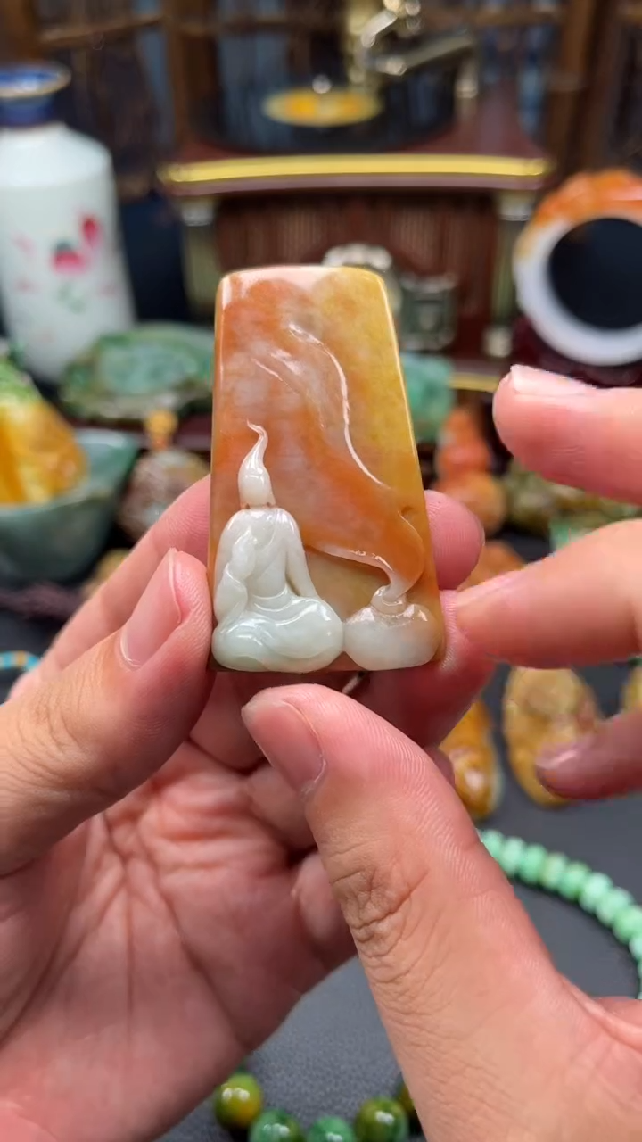 翡翠未镶嵌颈饰悟道