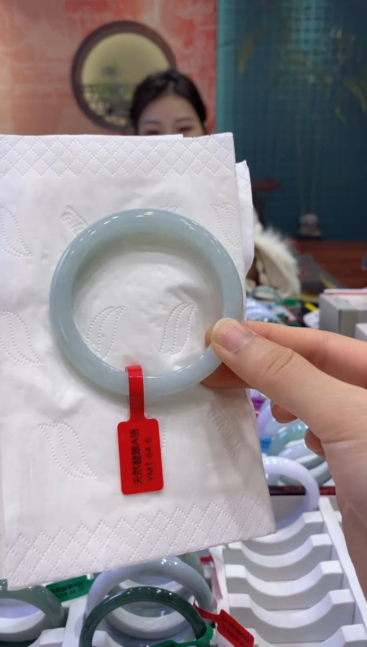 【闪购商品】翡翠手镯未镶嵌多人02524