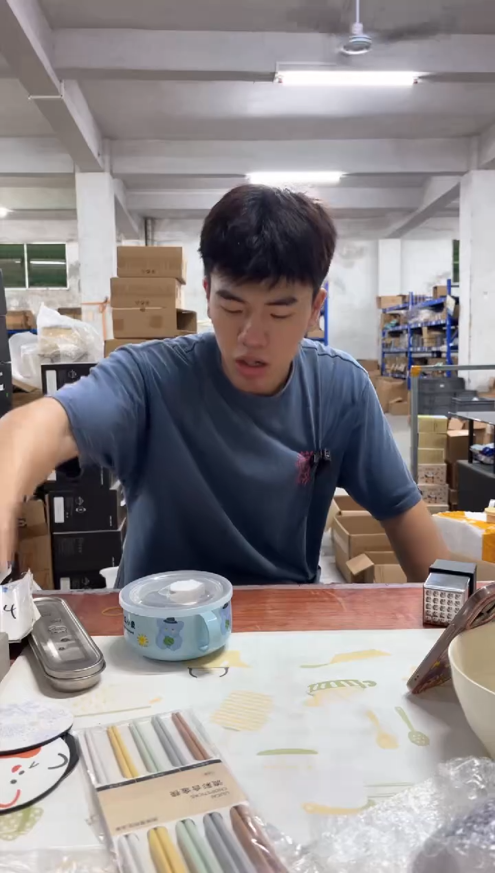 直播间秒杀清仓微瑕产品，可能当过样品拍照