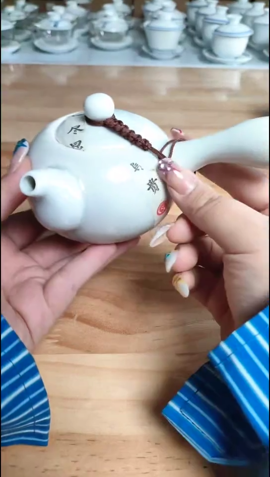 护身气泡鲁青瓷侧把壶