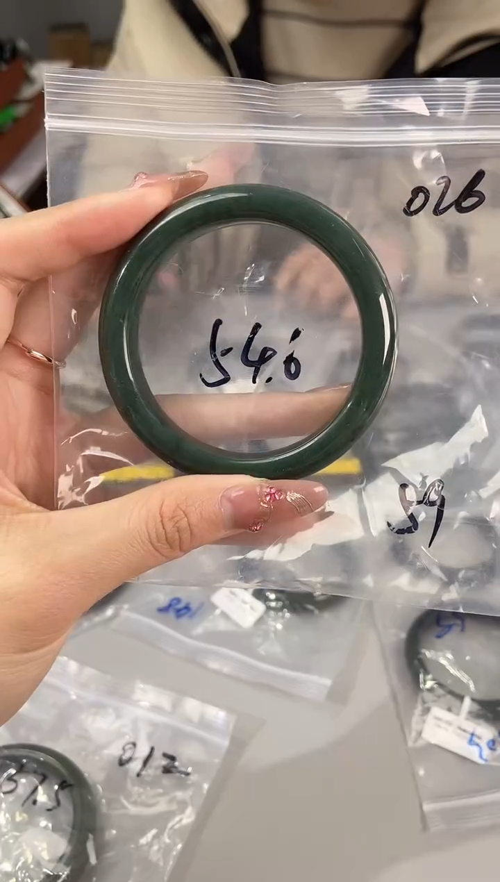 【闪购商品】和田玉手镯未镶嵌和田玉手镯026