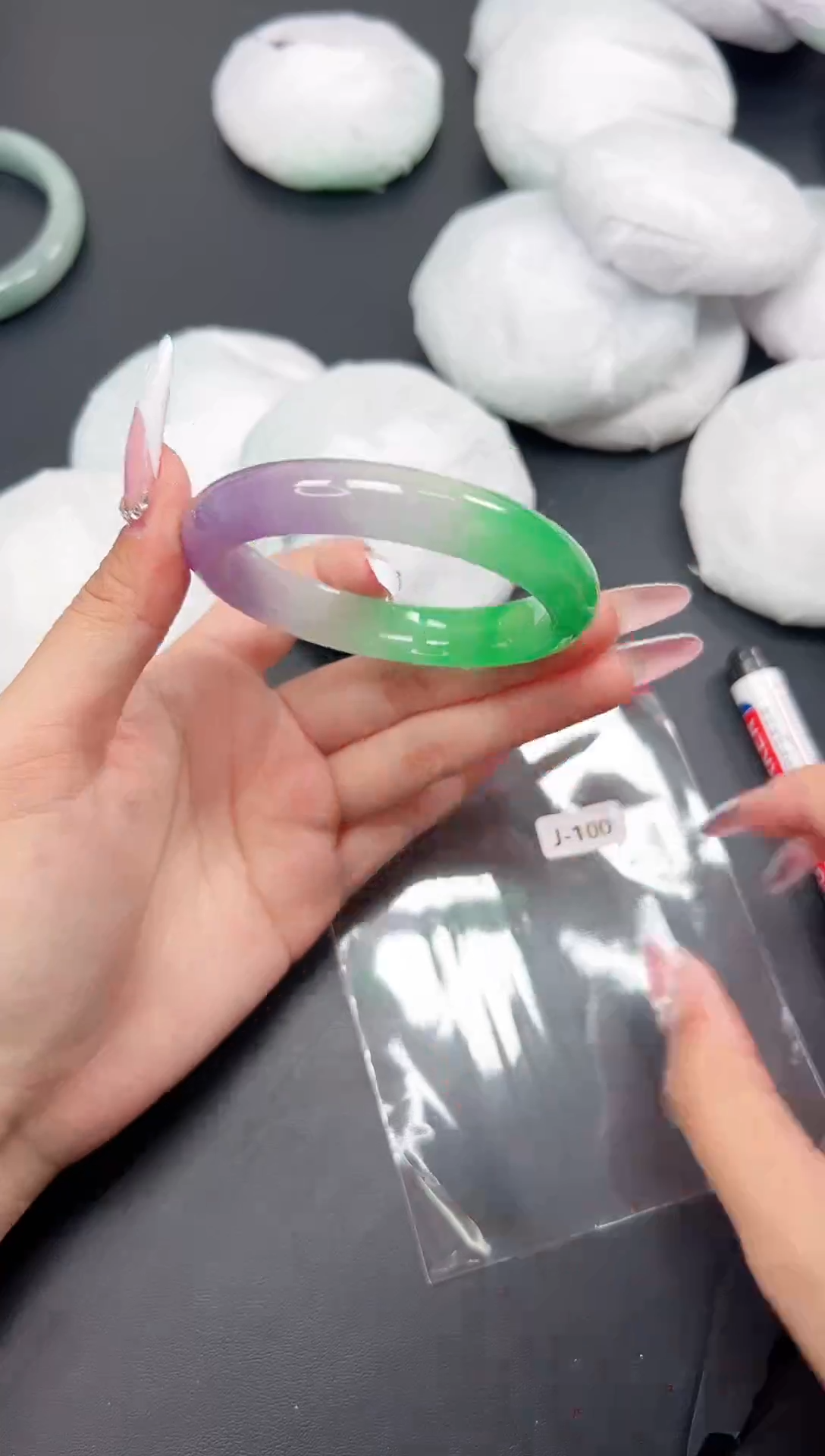 精品手镯，一物一拍J-100