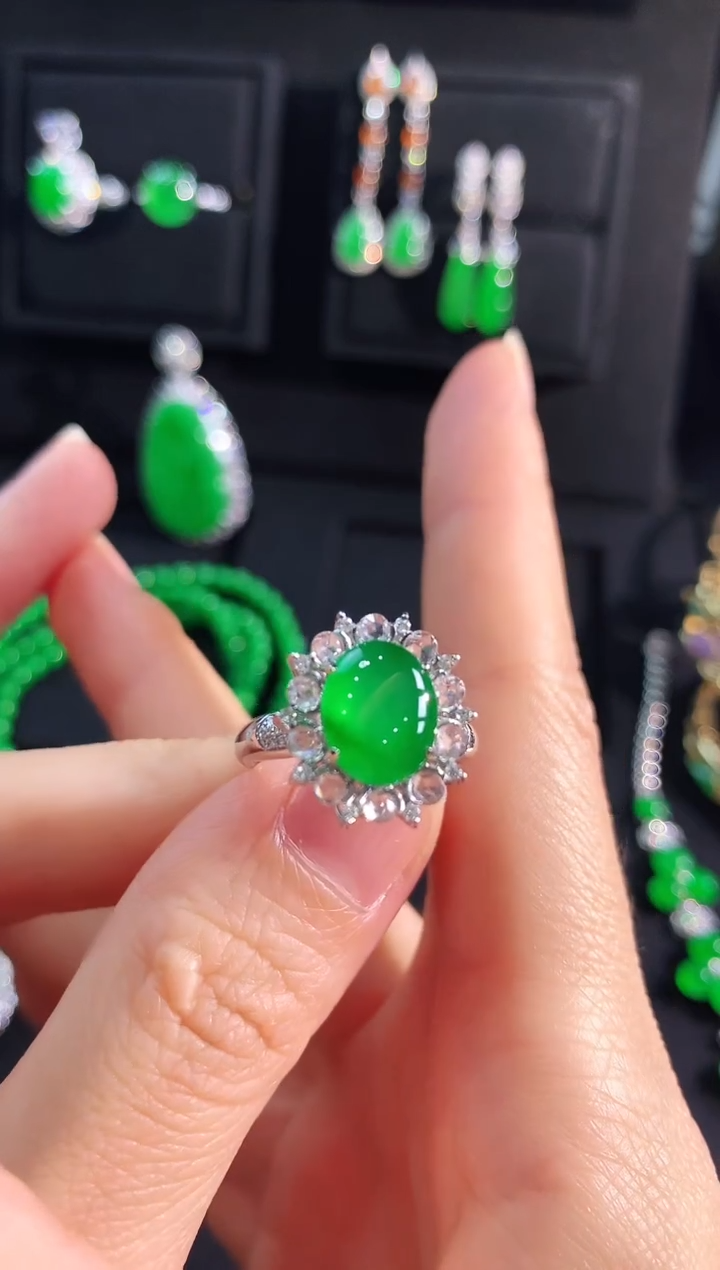 【闪购商品】翡翠戒指18K金镶嵌戒指