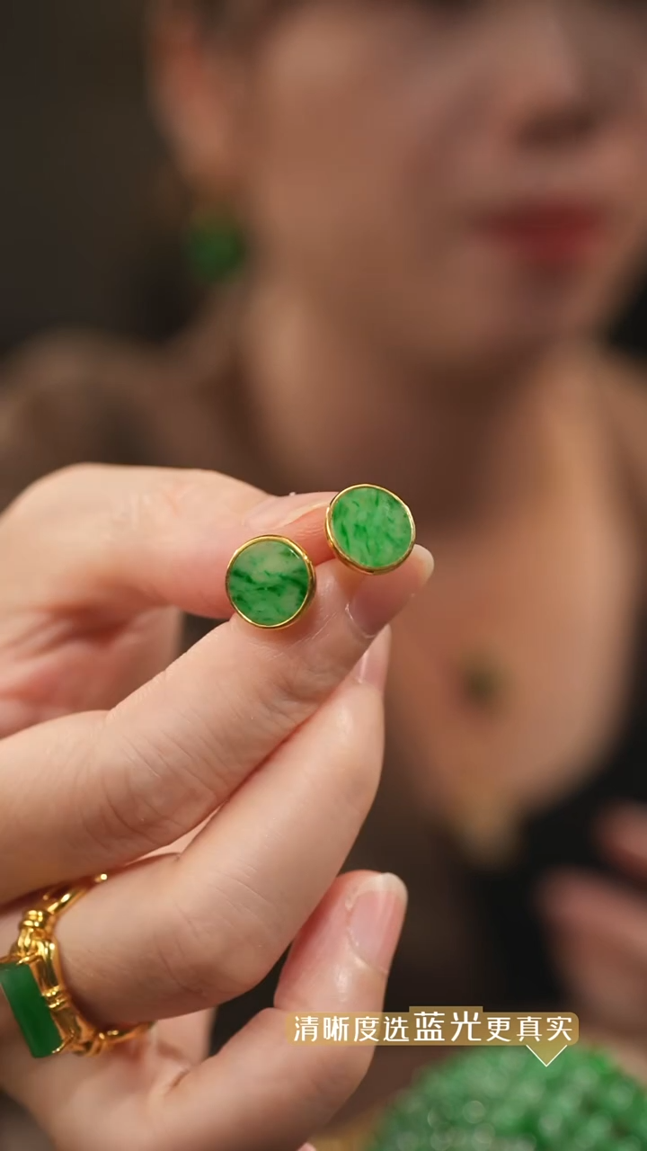 翡翠银S925镶嵌耳钉阳绿翡翠圆牌耳钉 多样性发其一 