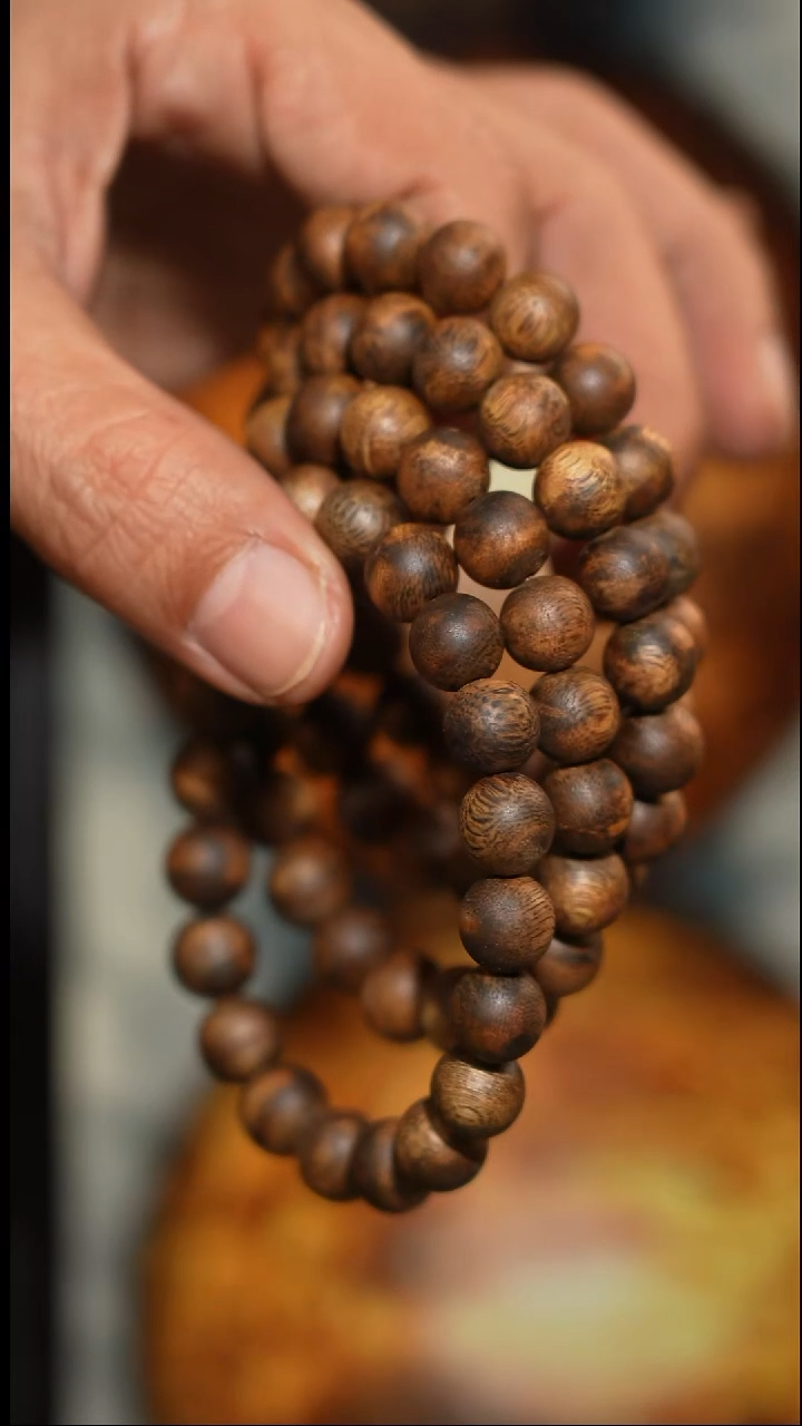 沉香手串海南绿奇楠10mm圆珠单圈9克 多样性发一