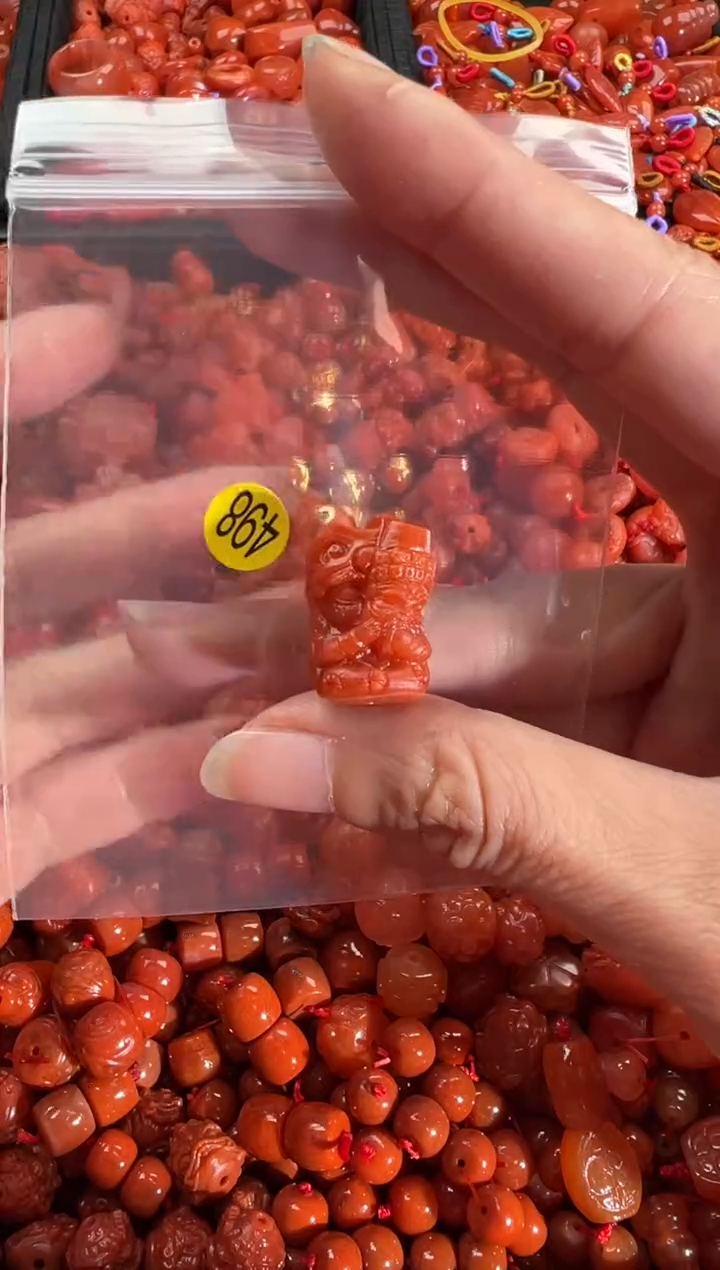 【闪购商品】南红玛瑙颈饰未镶嵌1