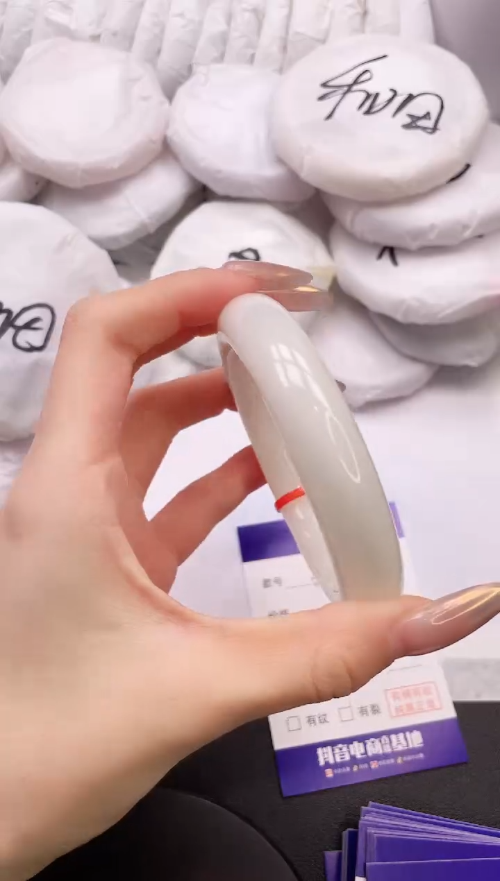 【闪购商品】和田玉手镯未镶嵌8K30-62